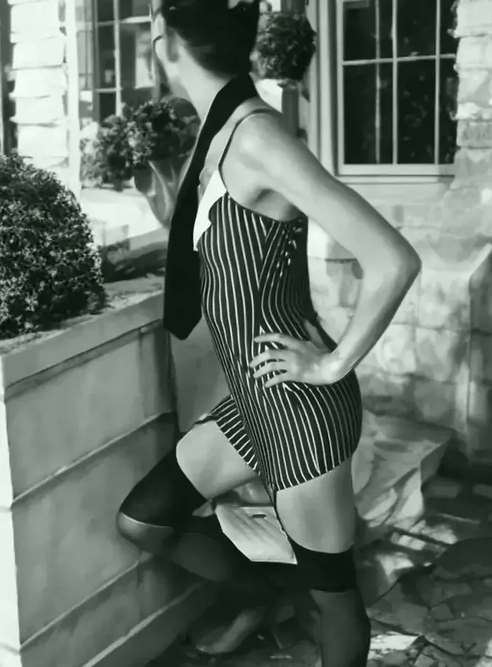 Anniina, 35