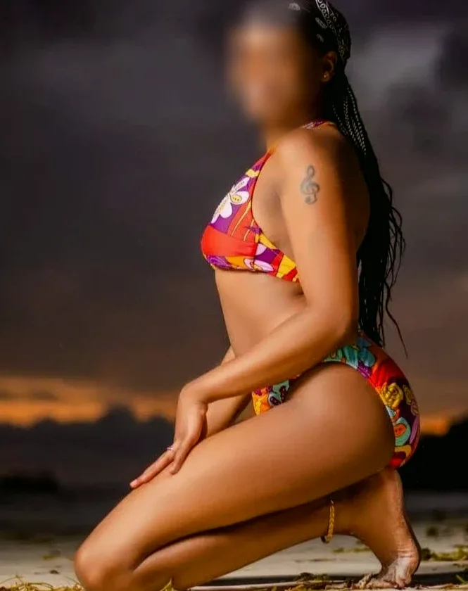 Sara, 31